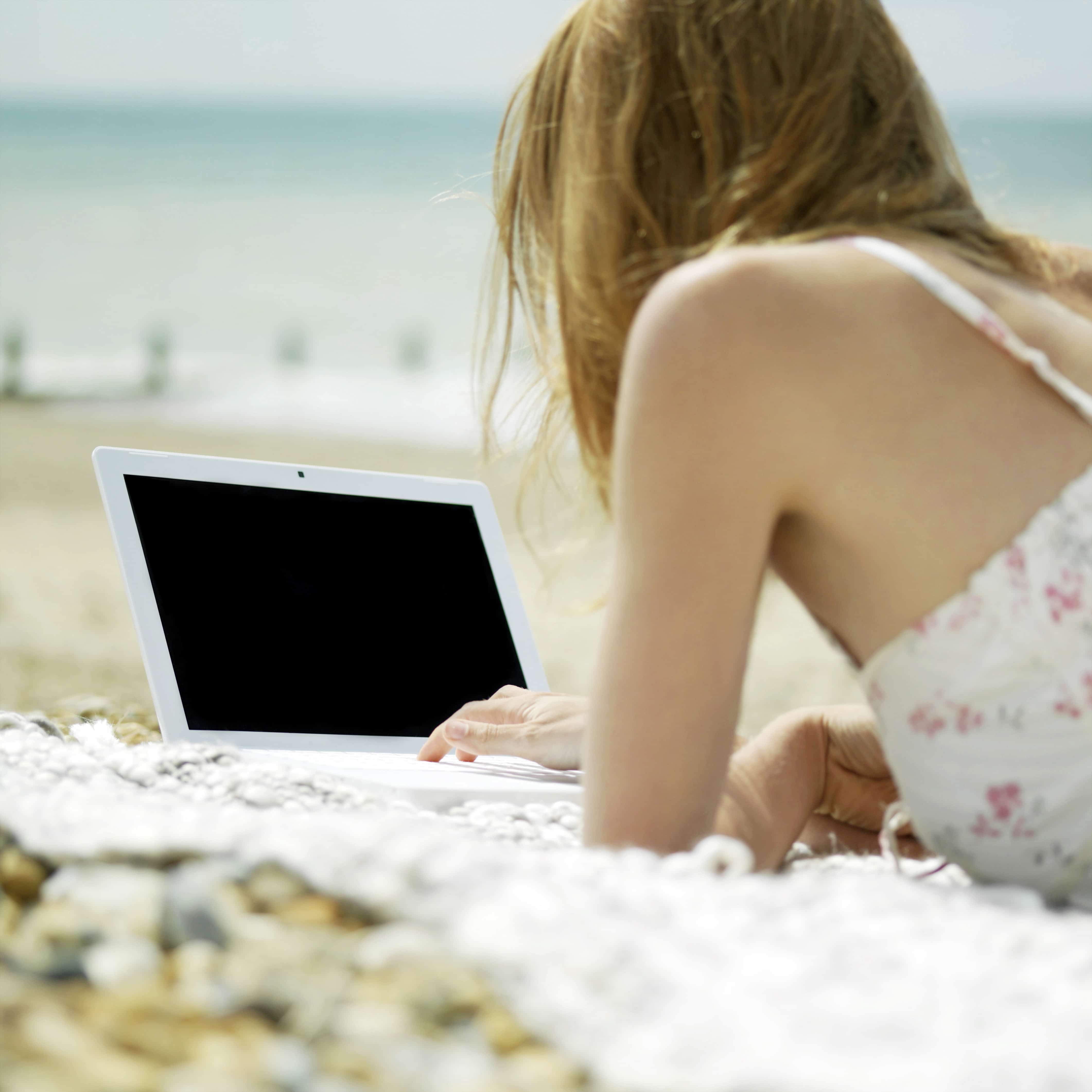 How to Make 500 Dollars Fast Online: Get Paid to Hack Facebook Today, get 500 dollars free. If you need 200 dollars today